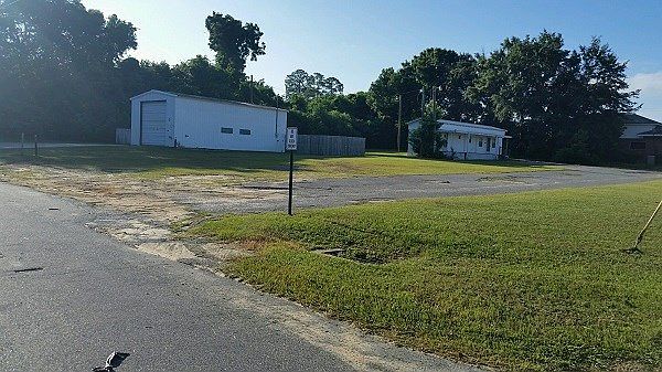 1st image of 908 Peterson Ave N