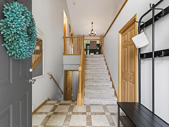 5th image of 8268 Parell Ave NE