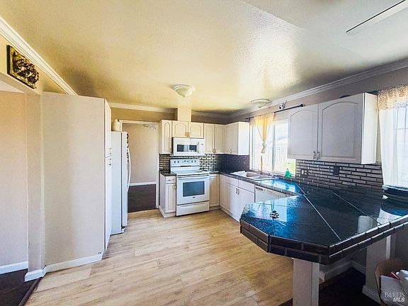 5th image of 611 Wigeon Way