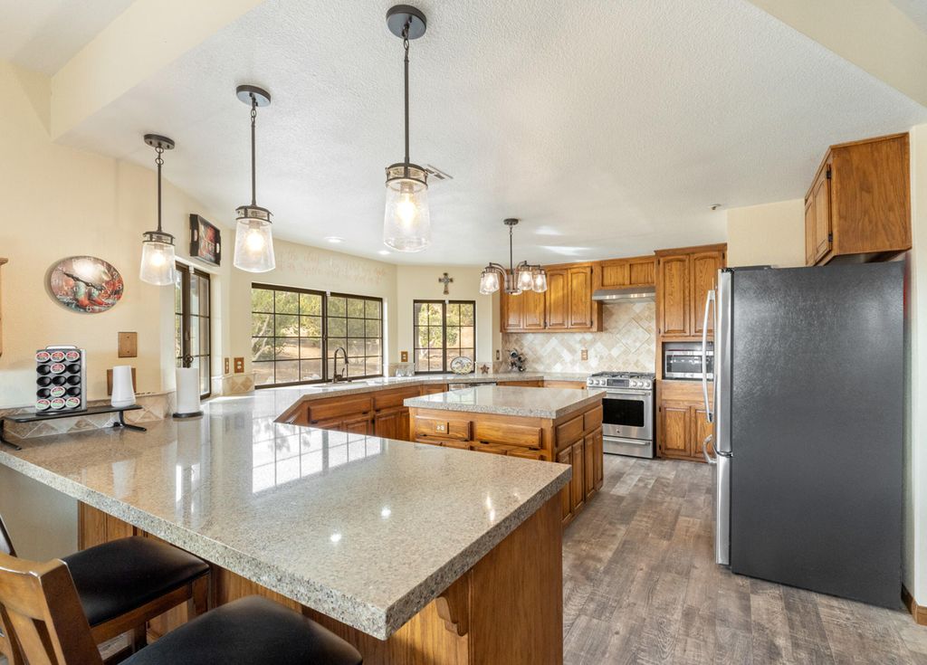 6535 Juniper Crest Rd, Agua Dulce, CA - View 4