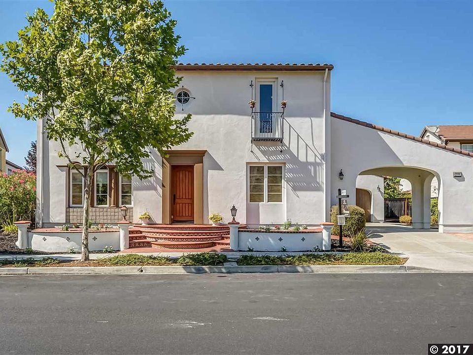 1st image of 2090 Lusitano St