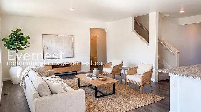 5 bed, 3.0 bath, 2652 sqft, $2,945 — Photo 2