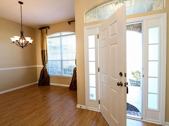 5th image of 3216 Canyon Falls Dr