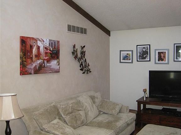3rd image of 8393 Stoney Creek Ct