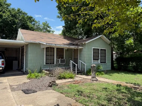 606 S Reagan St #S, West, TX 76691