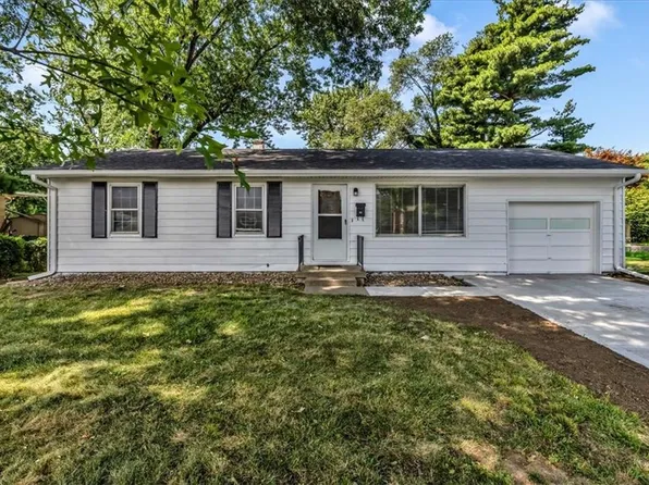 2409 NE 63rd Pl, Kansas City, MO 64118