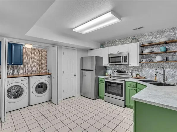 2416 Lancaster Dr, Lawrence, KS 66049