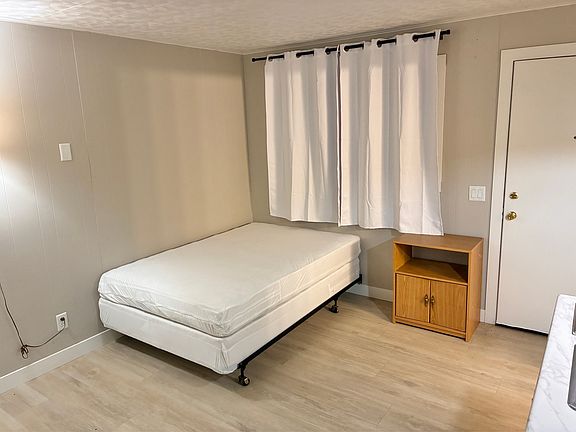 4th image of 219 W Converse St #14