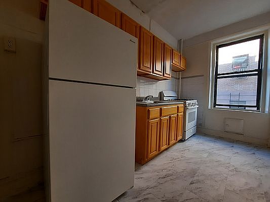 1st image of 4109 9th Ave #P4