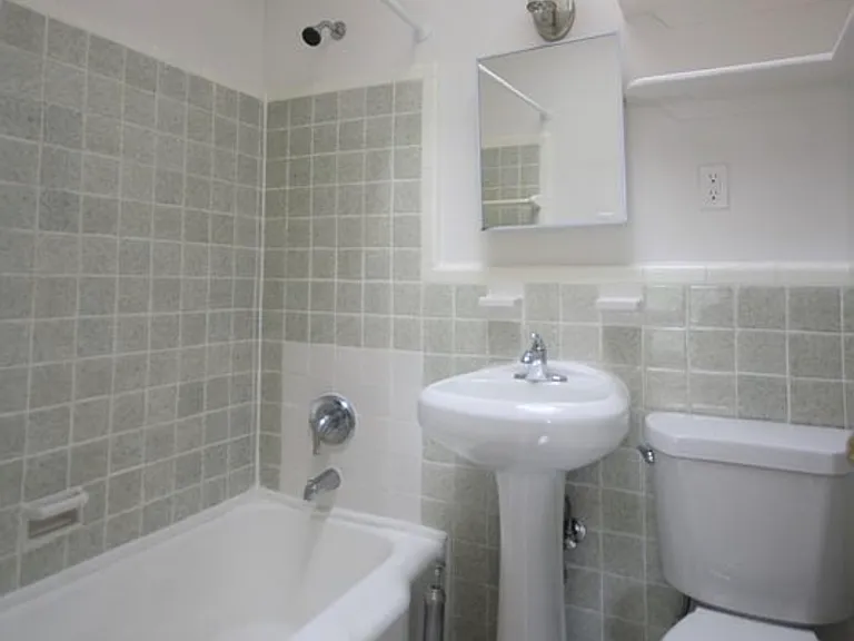 160 Sterling Pl #3R — Photo 9