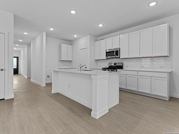 5th image of 31916 Ambrose St