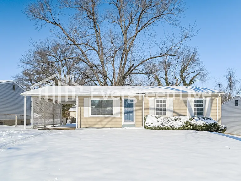 1535 Redman Blvd — Photo 1