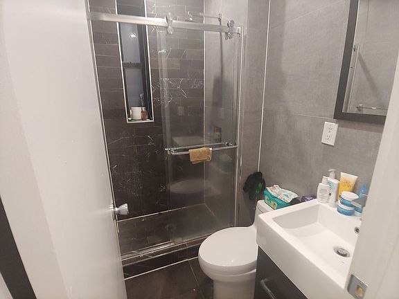 4th image of 124 E 103rd St #10B