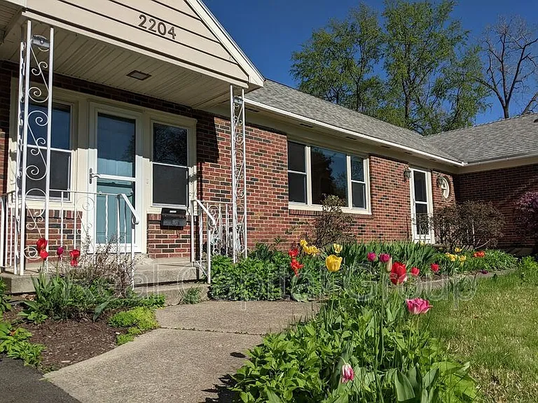 2204 Dean St — Photo 1