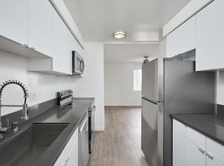 305 San Vicente, Santa Monica, CA 90402