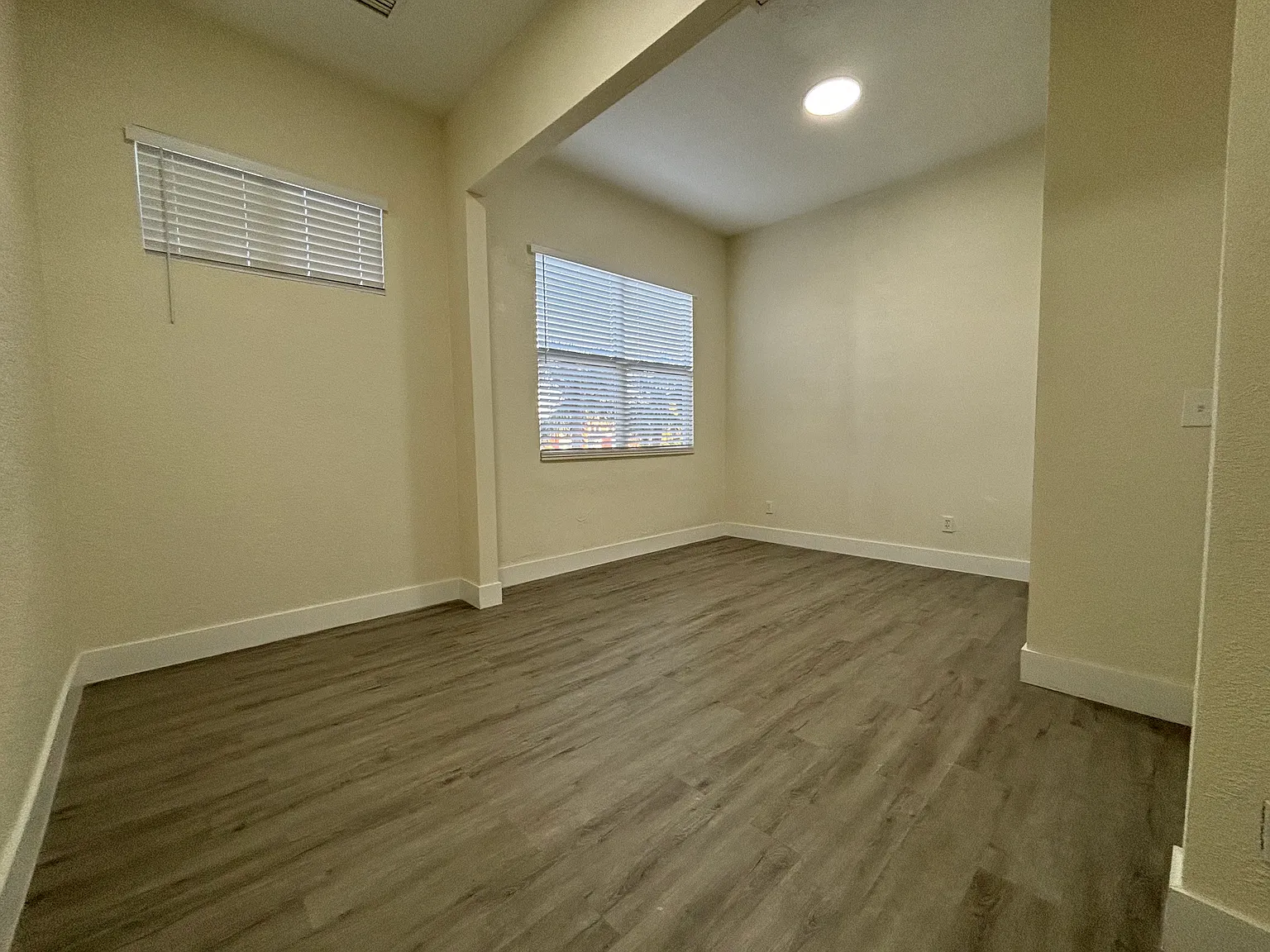 110 S Hollywood Ave — Photo 3
