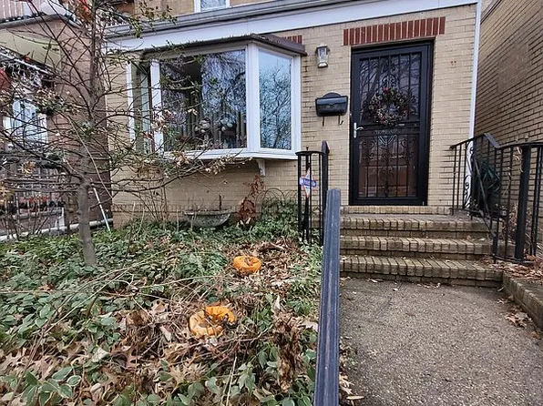2340 23rd St, Astoria, NY 11105