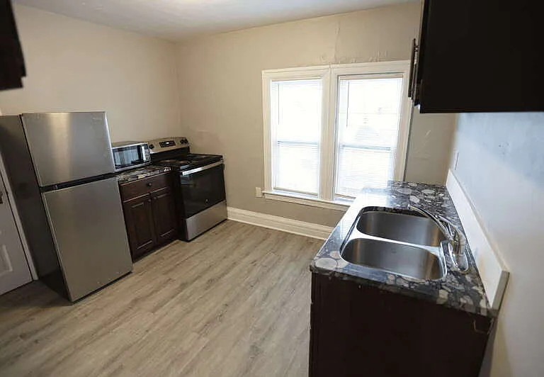 1403 Turner Ave NW #2 — Photo 2