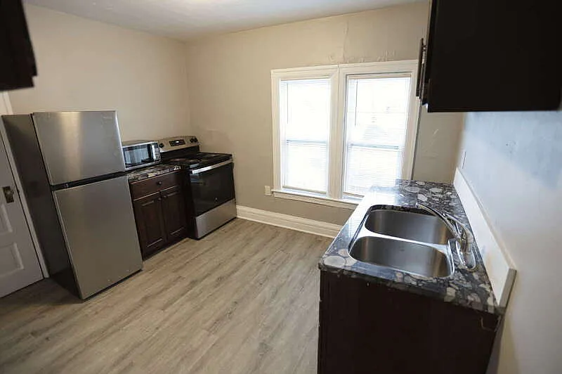 Building Photo - 1403 Turner Ave NW #2