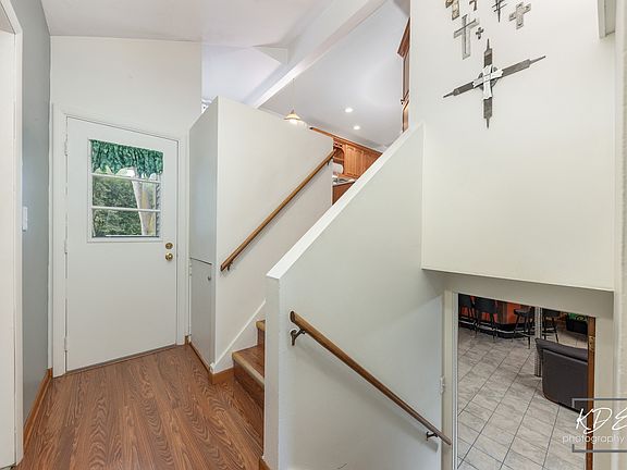 4th image of 8 E Gartner Rd