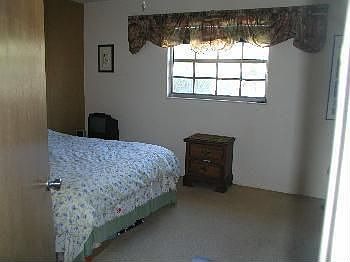 3rd image of 1320 Moreland Dr Unit 28