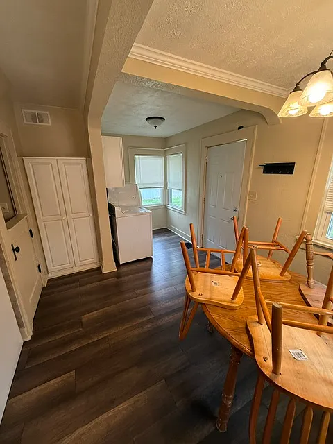4 bed, 1500 sqft, $1,800 — Photo 2