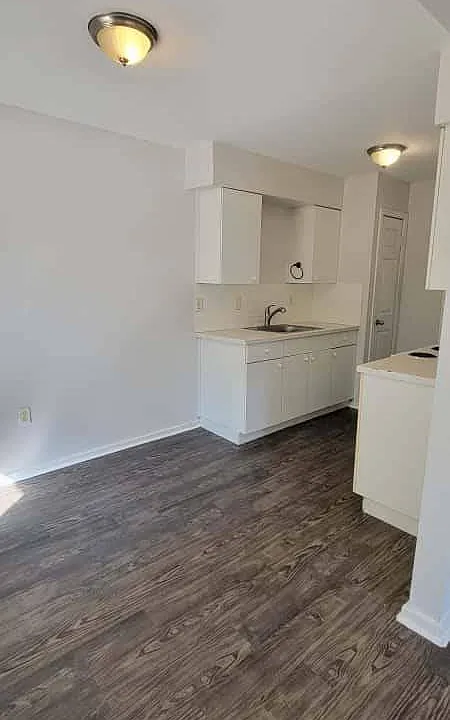 130 Town St #201
