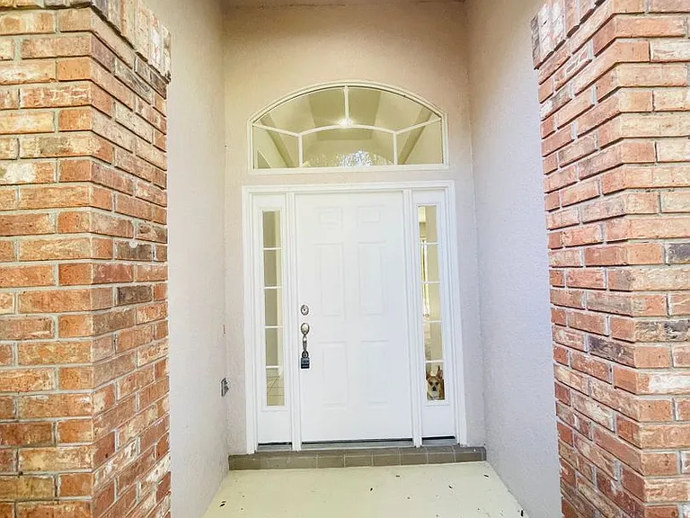 1738 Golfview Dr — Photo 3