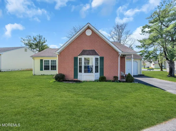 22 Farnworth Close #1000, Freehold, NJ 07728