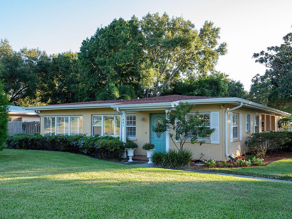 East Facing Door/Front Yard