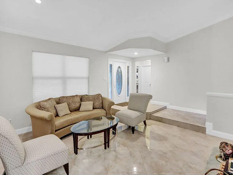 2665 NW 41st St — Photo 5