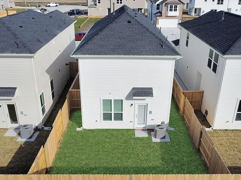 1534 Revolution Way — Photo 11