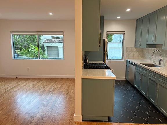 living room / kitchen