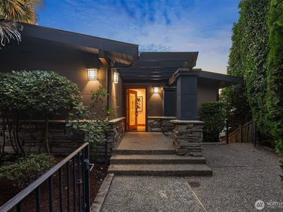 2209 12th Avenue W, Seattle, WA, 98119