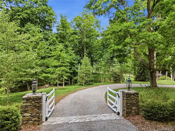 392 Old Quaker Hill Road, Pawling, NY 12564