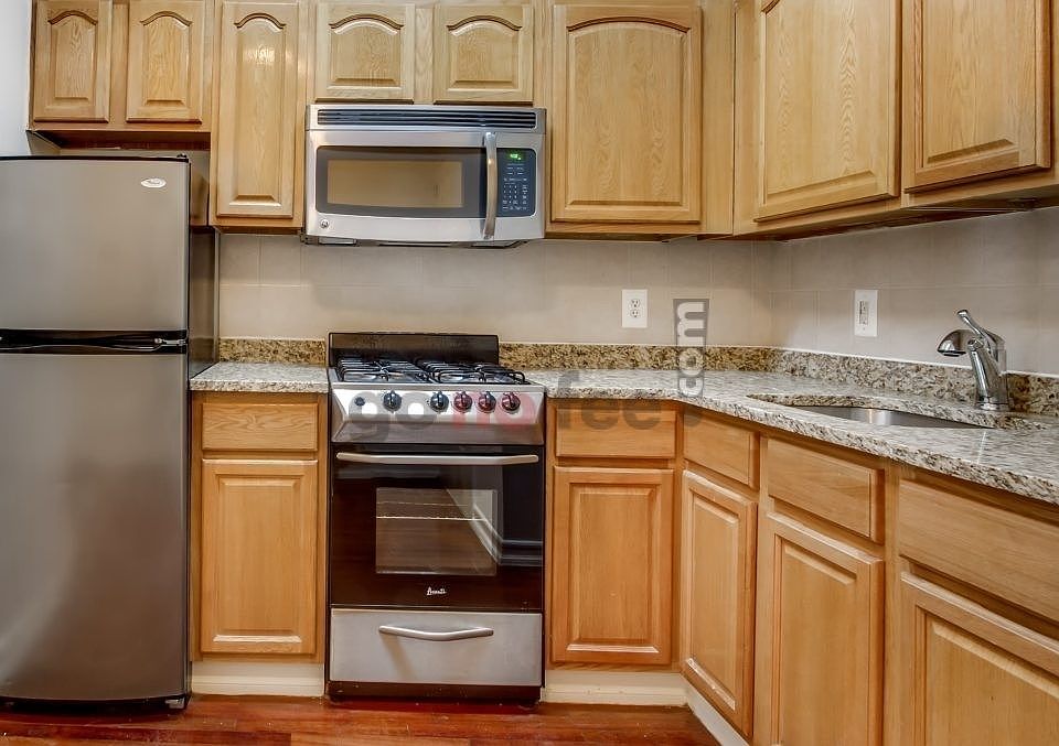 2nd image of 276 W 119th St APT 2D