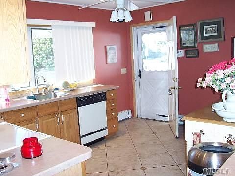 5th image of 25 Land Ln