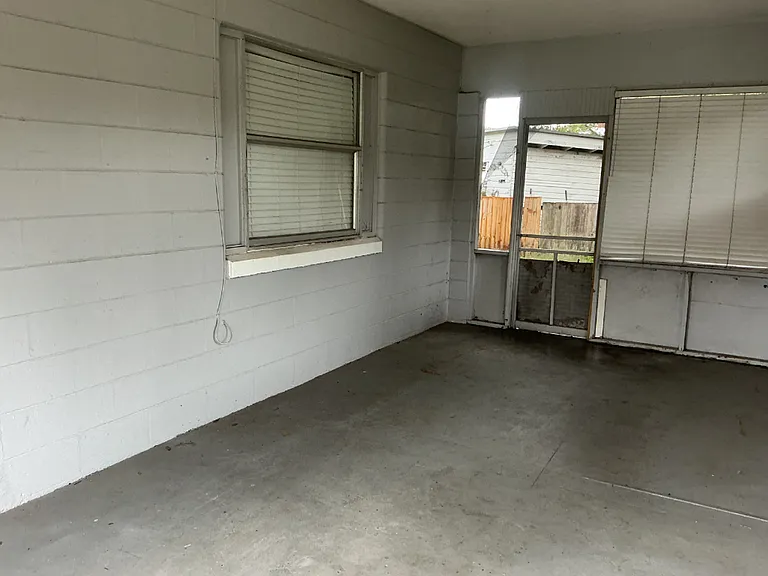 446 Francis Blvd — Photo 12