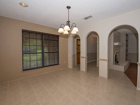 4th image of 8704 Irongate Dr