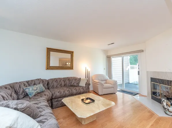 8 Canvasback Way #8, Walpole, MA 02081