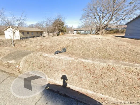 327 W 63rd Pl N, Tulsa, OK 74126