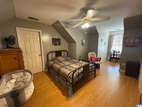 4th image of 223 Pine Hill Dr