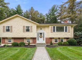 3 Puritan Rd N, Reading, MA 01867