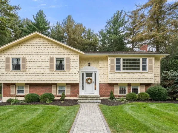 3 Puritan Rd N, Reading, MA 01867