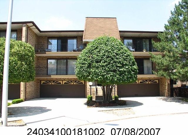 1st image of 4014 W 93rd Pl #B