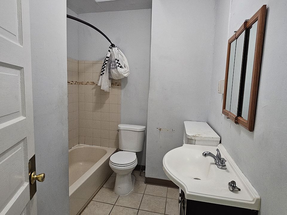 1st image of 6734 Torresdale Ave Floor 2