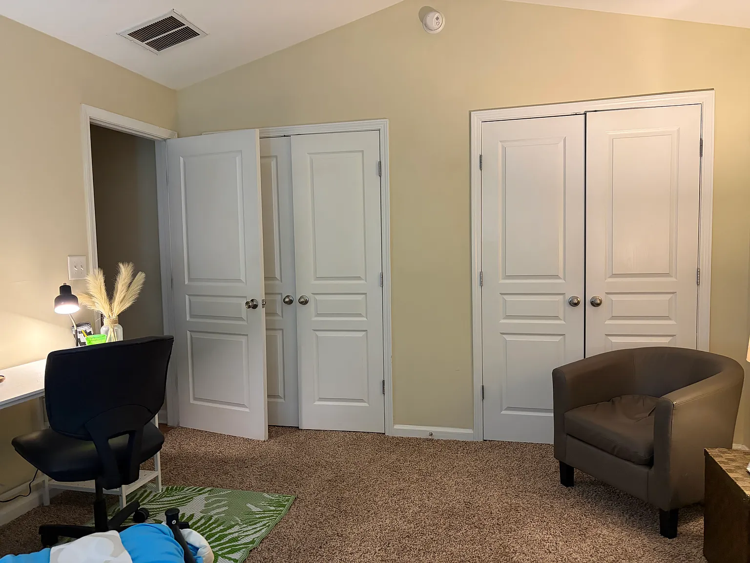 3 bed, 1294 sqft, $500 — Photo 4