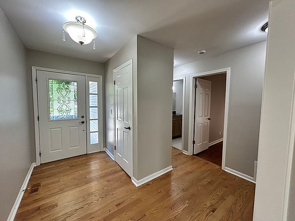 3rd image of 1 Lexington Dr