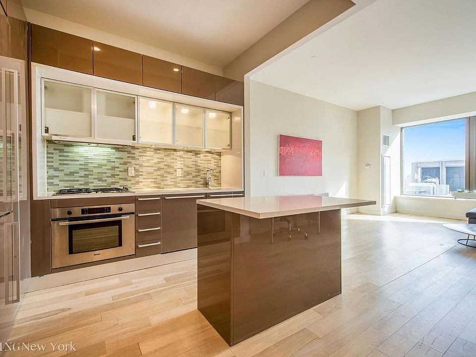 1st image of 75 Wall St APT 30A