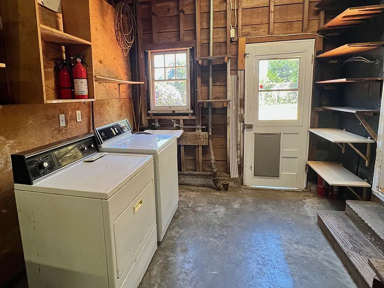 221 Hermosa Ave — Photo 29